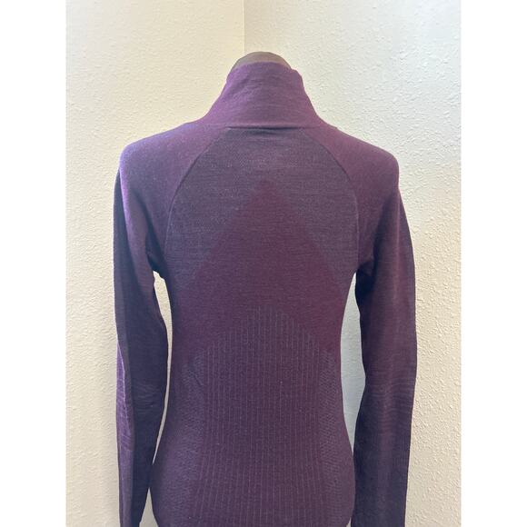 Athleta Remarkable Wool Turtle Neck Maroon Thumb Hole Lightweight Sweater - Picture 8 of 8